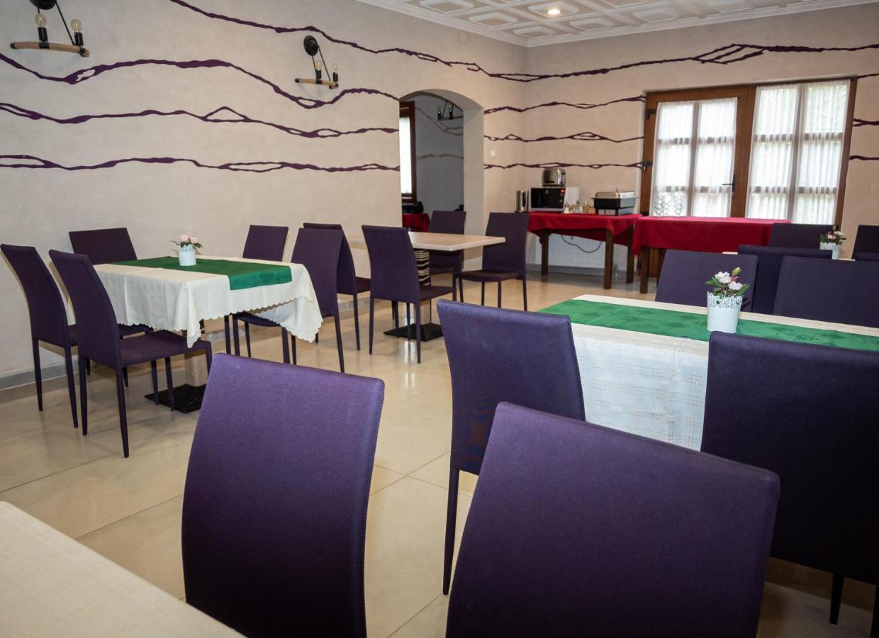 Atryum Hotel Szolnok Exterior photo