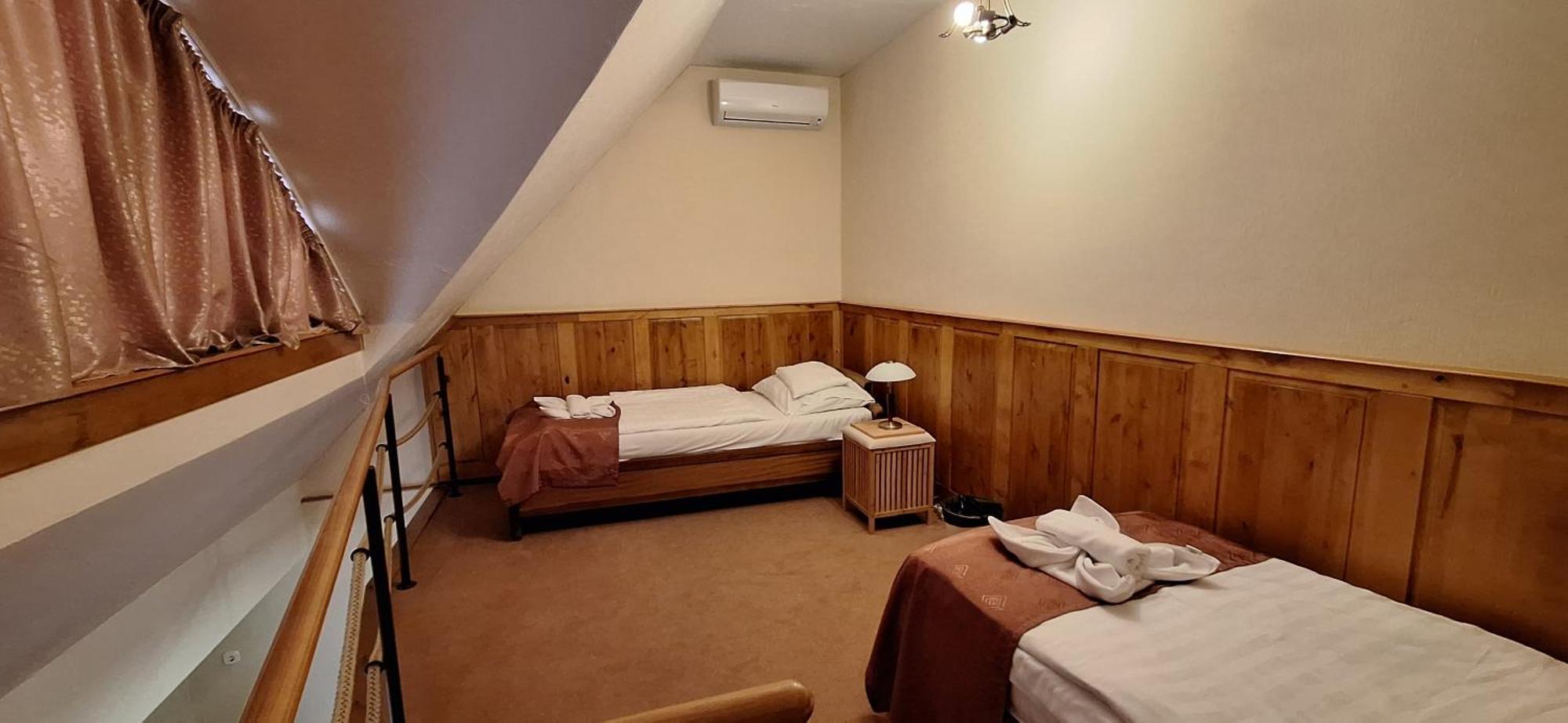 Atryum Hotel Szolnok Exterior photo