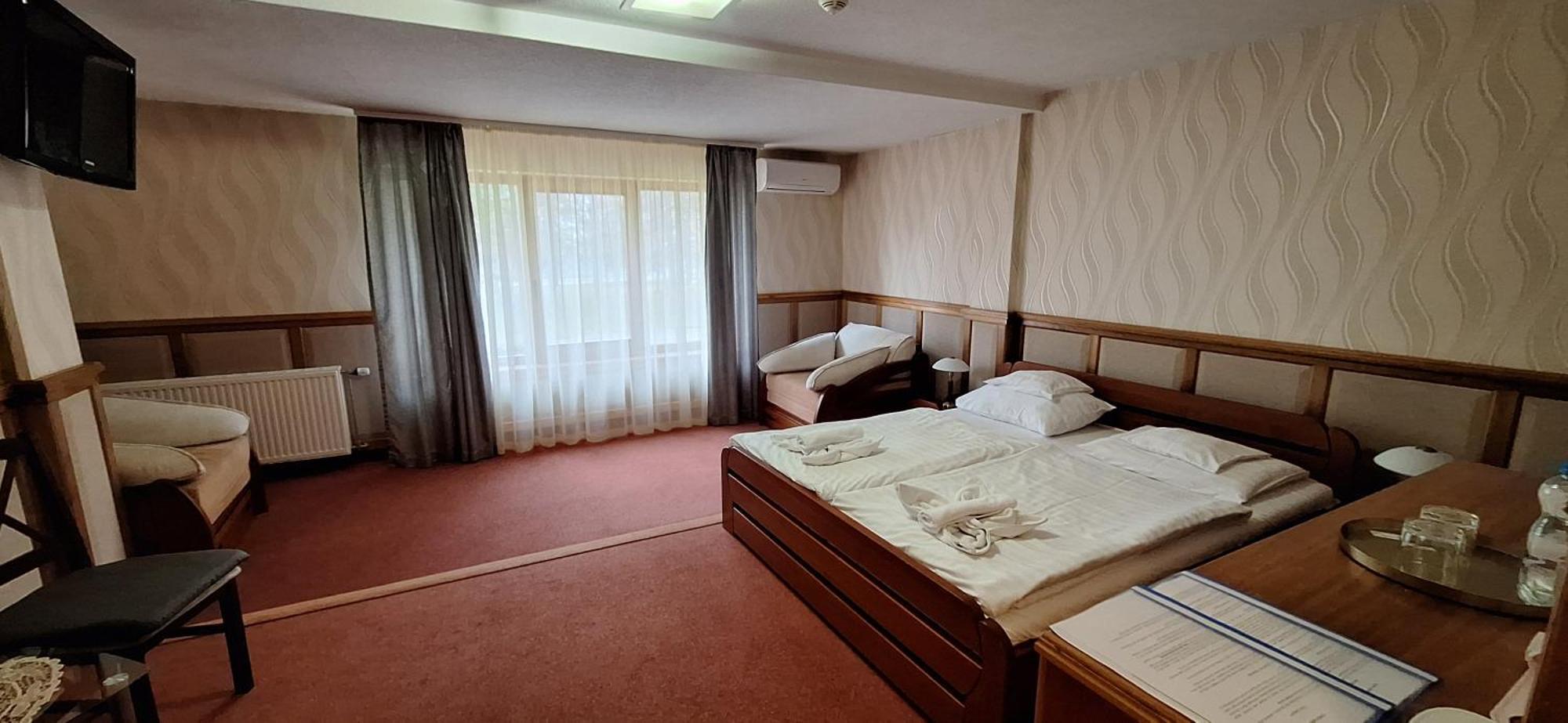 Atryum Hotel Szolnok Exterior photo