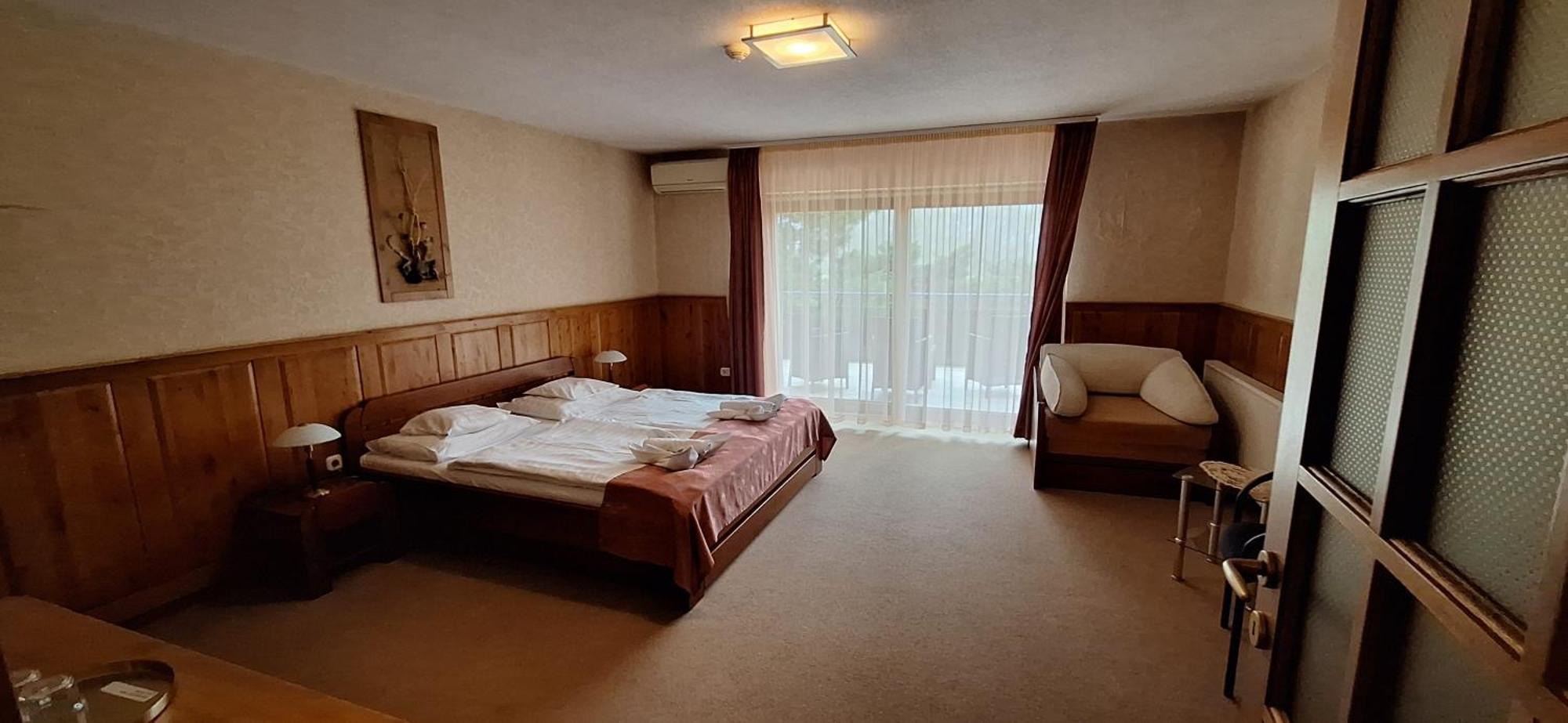 Atryum Hotel Szolnok Exterior photo