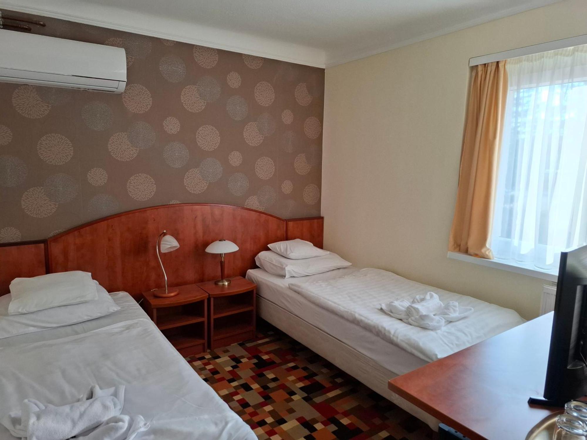 Atryum Hotel Szolnok Exterior photo